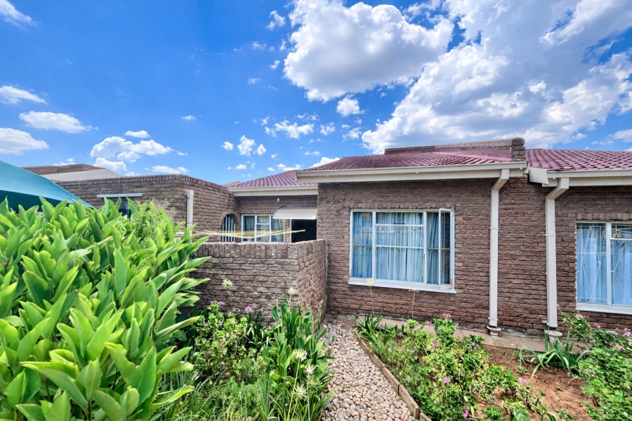 3 Bedroom Property for Sale in Pellissier Free State
